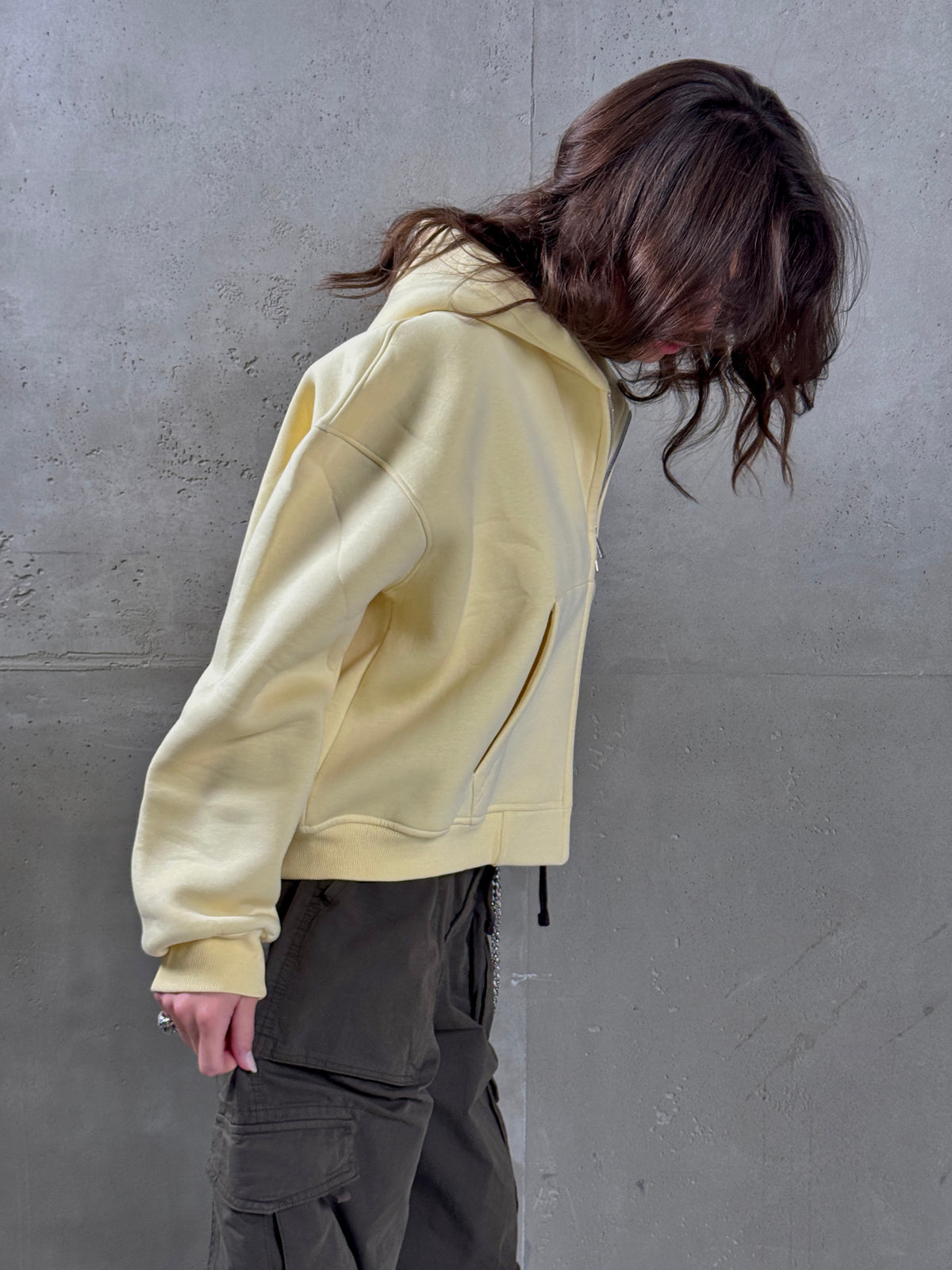 Butter yellow zipper